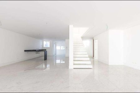 Casa de condomínio à venda com 707m², 4 quartos e 5 vagas