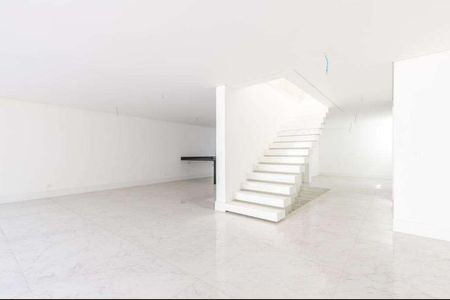 Casa de condomínio à venda com 707m², 4 quartos e 5 vagas
