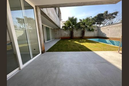 Casa de condomínio à venda com 450m², 4 quartos e 4 vagas