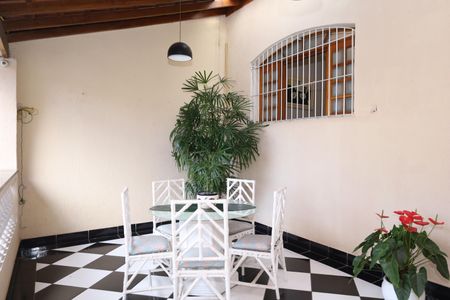 Casa à venda com 242m², 3 quartos e 3 vagasVaranda 