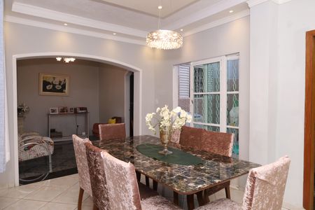 Casa à venda com 242m², 3 quartos e 3 vagasSala de jantar