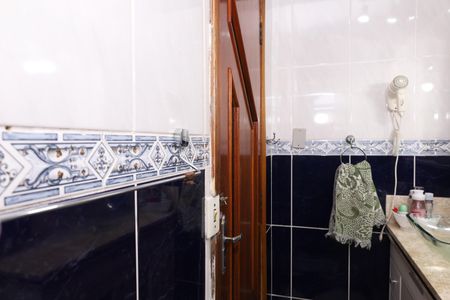 Casa à venda com 242m², 3 quartos e 3 vagasBanheiro da Suíte 1