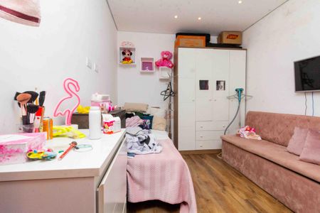Casa à venda com 230m², 3 quartos e 2 vagas Casa à venda com 230m², 3 quartos e 2 vagasQuarto Suíte  2