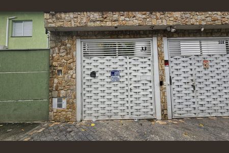 Casa à venda com 230m², 3 quartos e 2 vagas Casa à venda com 230m², 3 quartos e 2 vagasFachada
