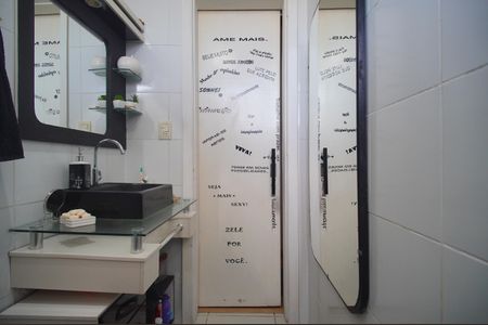 Apartamento à venda com 64m², 2 quartos e 1 vagaBanheiro