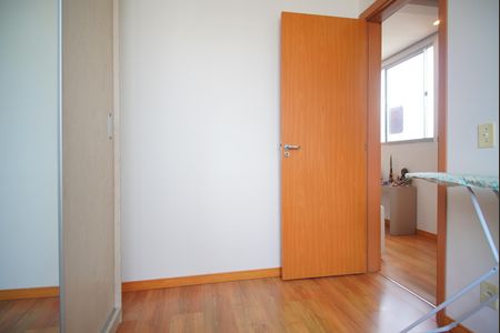 Apartamento à venda com 43m², 2 quartos e 1 vagaQuarto 2