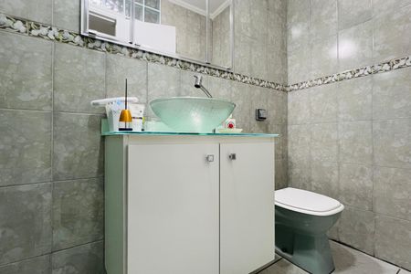 Casa à venda com 170m², 3 quartos e 4 vagasBanheiro Social