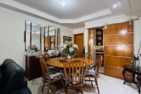 Casa à venda com 170m², 3 quartos e 4 vagasSala