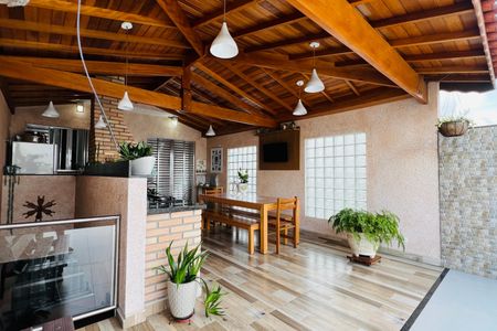 Casa à venda com 170m², 3 quartos e 4 vagasÁrea gourmet