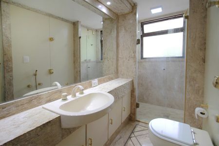 Casa à venda com 800m², 5 quartos e 10 vagasBanheiro