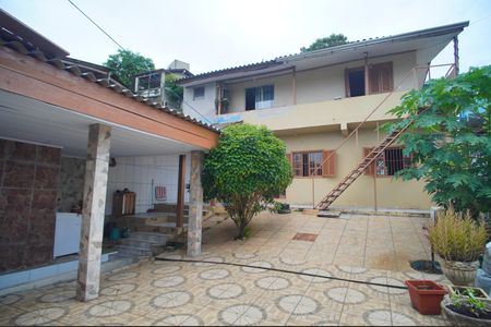 Casa à venda com 240m², 3 quartos e 2 vagasÁrea externa