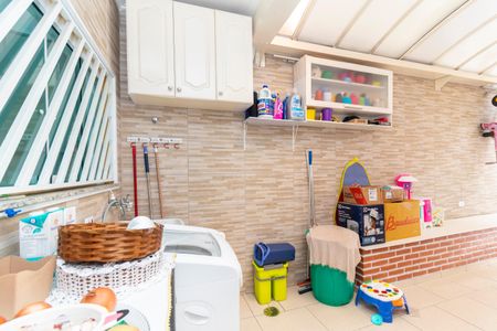 Casa à venda com 84m², 2 quartos e 2 vagasÁrea de Serviço