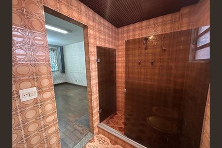 Casa à venda com 259m², 3 quartos e 2 vagasBanheiro da Suíte 1