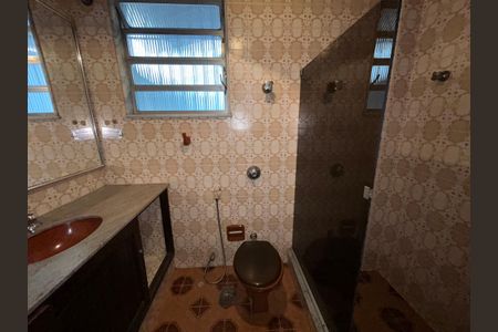 Casa à venda com 259m², 3 quartos e 2 vagasBanheiro da Suíte 2