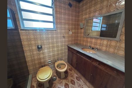 Casa à venda com 259m², 3 quartos e 2 vagasBanheiro da Suíte 1