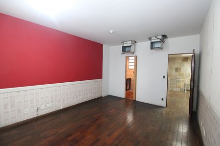 Casa à venda com 259m², 3 quartos e 2 vagasSuíte 2