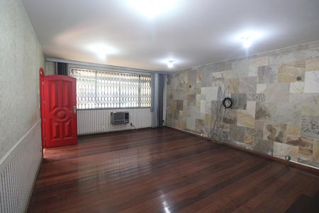 Casa à venda com 259m², 3 quartos e 2 vagasSala