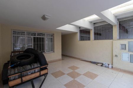 Casa à venda com 160m², 4 quartos e 2 vagas Casa à venda com 160m², 4 quartos e 2 vagasGaragem