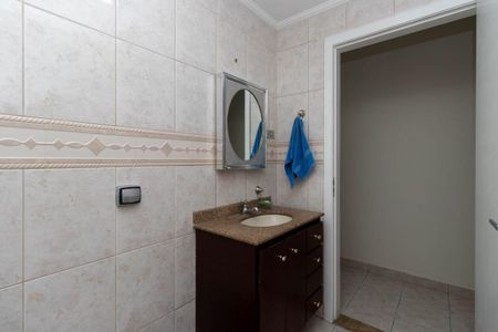 Casa à venda com 160m², 4 quartos e 2 vagas Casa à venda com 160m², 4 quartos e 2 vagasLavabo