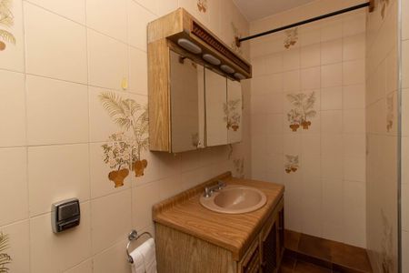 Casa à venda com 160m², 4 quartos e 2 vagas Casa à venda com 160m², 4 quartos e 2 vagasBanheiro da Suíte 2