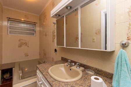 Casa à venda com 160m², 4 quartos e 2 vagas Casa à venda com 160m², 4 quartos e 2 vagasBanheiro da Suíte 1