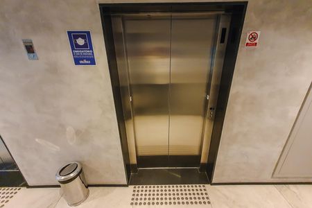 Apartamento à venda com 55m², 2 quartos e 1 vagaElevador