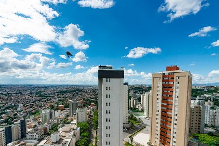 Apartamento à venda com 168m², 3 quartos e 3 vagas Apartamento à venda com 168m², 3 quartos e 3 vagasVaranda
