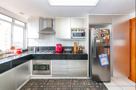 Apartamento à venda com 168m², 3 quartos e 3 vagas Apartamento à venda com 168m², 3 quartos e 3 vagasCozinha