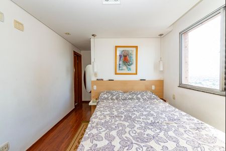 Apartamento à venda com 168m², 3 quartos e 3 vagas Apartamento à venda com 168m², 3 quartos e 3 vagasSuíte