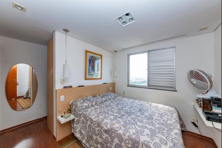 Apartamento à venda com 168m², 3 quartos e 3 vagas Apartamento à venda com 168m², 3 quartos e 3 vagasSuíte