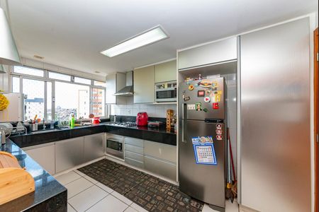 Apartamento à venda com 168m², 3 quartos e 3 vagas Apartamento à venda com 168m², 3 quartos e 3 vagasCozinha