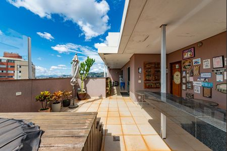 Apartamento à venda com 168m², 3 quartos e 3 vagas Apartamento à venda com 168m², 3 quartos e 3 vagasVaranda