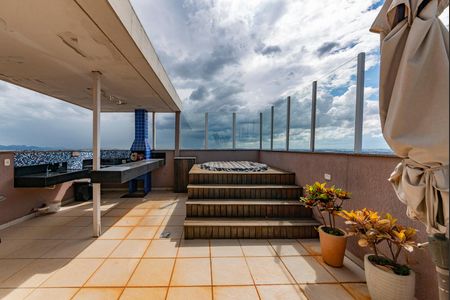 Apartamento à venda com 168m², 3 quartos e 3 vagas Apartamento à venda com 168m², 3 quartos e 3 vagasVaranda