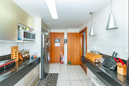 Apartamento à venda com 168m², 3 quartos e 3 vagas Apartamento à venda com 168m², 3 quartos e 3 vagasCozinha
