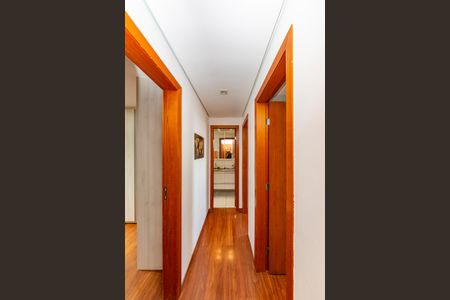 Apartamento à venda com 168m², 3 quartos e 3 vagas Apartamento à venda com 168m², 3 quartos e 3 vagasCorredor