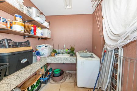 Apartamento à venda com 168m², 3 quartos e 3 vagas Apartamento à venda com 168m², 3 quartos e 3 vagasÁrea de Serviço