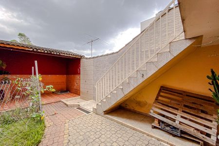Casa à venda com 270m², 3 quartos e 6 vagas Casa à venda com 270m², 3 quartos e 6 vagasQuintal