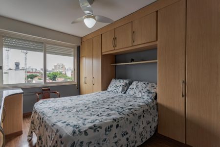 Apartamento à venda com 240m², 3 quartos e 2 vagas Apartamento à venda com 240m², 3 quartos e 2 vagasSuíte