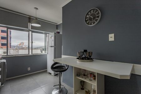 Apartamento à venda com 240m², 3 quartos e 2 vagas Apartamento à venda com 240m², 3 quartos e 2 vagasCozinha