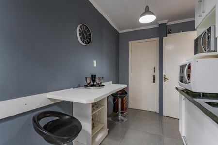 Apartamento à venda com 240m², 3 quartos e 2 vagas Apartamento à venda com 240m², 3 quartos e 2 vagasCozinha