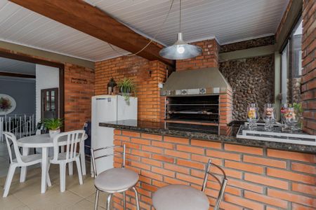 Apartamento à venda com 240m², 3 quartos e 2 vagas Apartamento à venda com 240m², 3 quartos e 2 vagasEspaço Gourmet