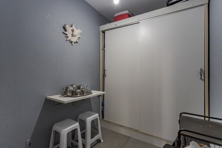 Apartamento à venda com 240m², 3 quartos e 2 vagas Apartamento à venda com 240m², 3 quartos e 2 vagasÁrea de Serviço
