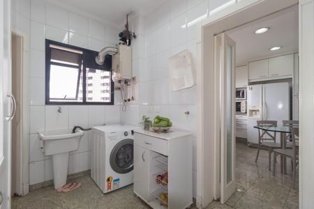 Apartamento para alugar com 300m², 3 quartos e 6 vagas Apartamento para alugar com 300m², 3 quartos e 6 vagasÁrea de Serviço