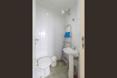 Apartamento para alugar com 300m², 3 quartos e 6 vagas Apartamento para alugar com 300m², 3 quartos e 6 vagasBanheiro de Serviço