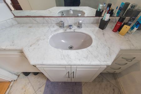 Apartamento para alugar com 300m², 3 quartos e 6 vagas Apartamento para alugar com 300m², 3 quartos e 6 vagasBanheiro da Suíte