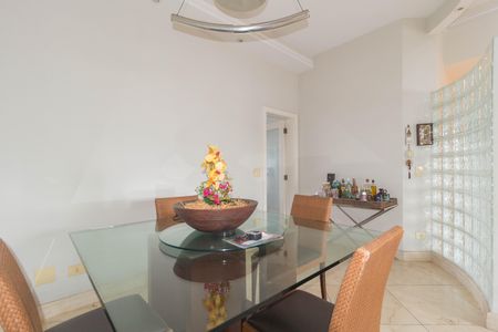 Apartamento para alugar com 300m², 3 quartos e 6 vagas Apartamento para alugar com 300m², 3 quartos e 6 vagasSala de Jantar