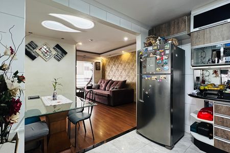 Apartamento à venda com 76m², 3 quartos e 2 vagas Apartamento à venda com 76m², 3 quartos e 2 vagasCozinha e Área de Serviço