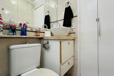 Apartamento à venda com 76m², 3 quartos e 2 vagas Apartamento à venda com 76m², 3 quartos e 2 vagasBanheiro