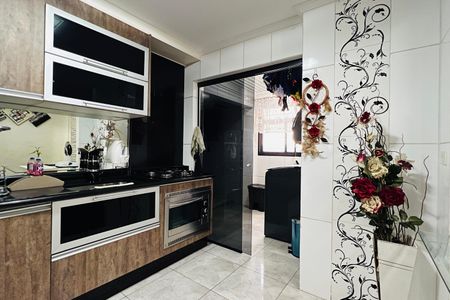 Apartamento à venda com 76m², 3 quartos e 2 vagas Apartamento à venda com 76m², 3 quartos e 2 vagasCozinha e Área de Serviço