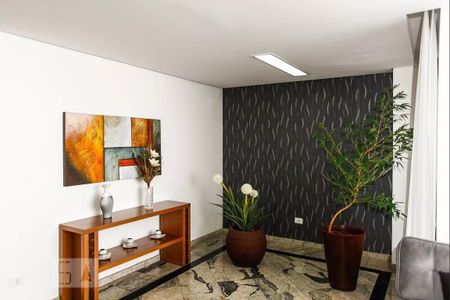Apartamento à venda com 76m², 3 quartos e 2 vagas Apartamento à venda com 76m², 3 quartos e 2 vagasÁrea comum - Hall social